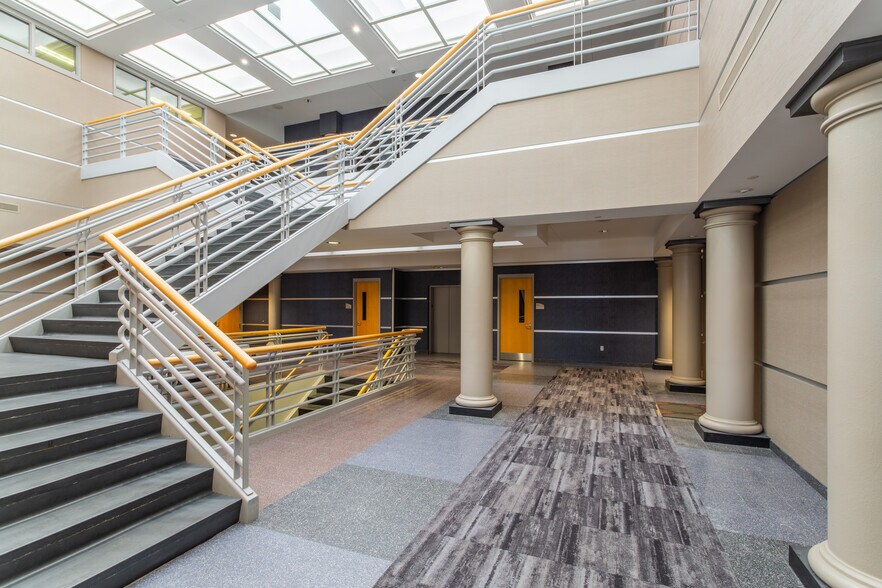 More Photos Of 11000 W Lake Park Dr, Milwaukee Office For Sale