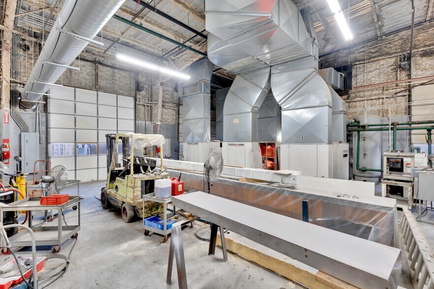 More Photos Of 300 W 28th St, Chattanooga Manufacturing For Sale
