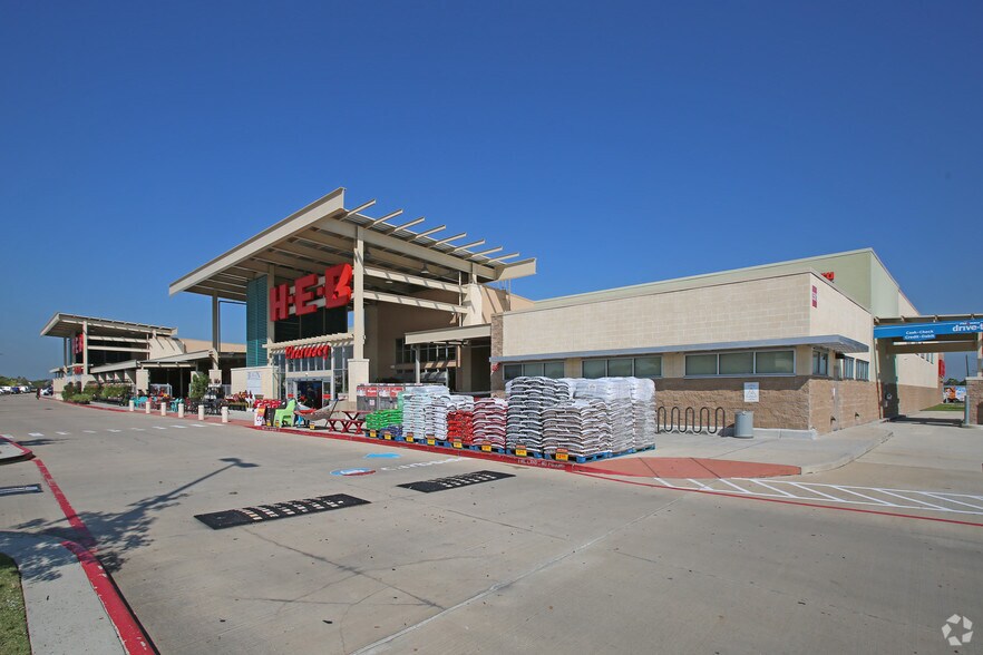 Primary Photo Of 3501 Clear Lake City Blvd, Houston Supermarket For Lease