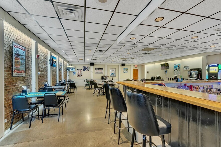 More Photos Of 200 E State 28 Hwy, Morris Hospitality For Sale