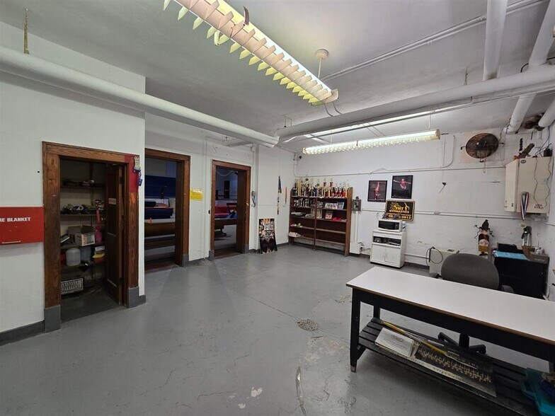 More Photos Of 940 County E hwy, Livingston Specialty For Sale