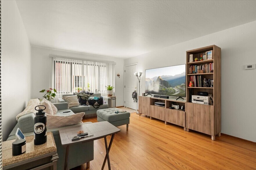 More Photos Of 1172 Clinton St, Redwood City Apartments For Sale