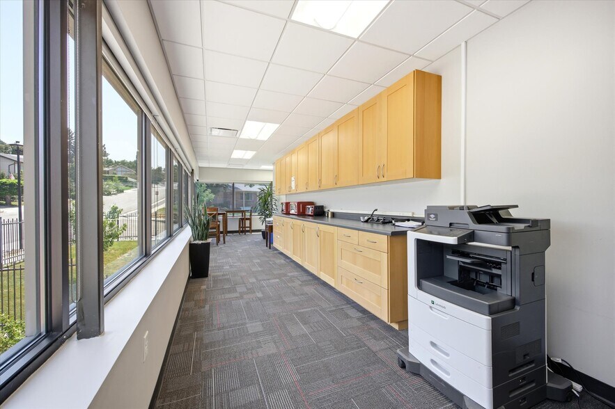 More Photos Of 2450 E Fort Union Blvd, Cottonwood Heights Office For Sale