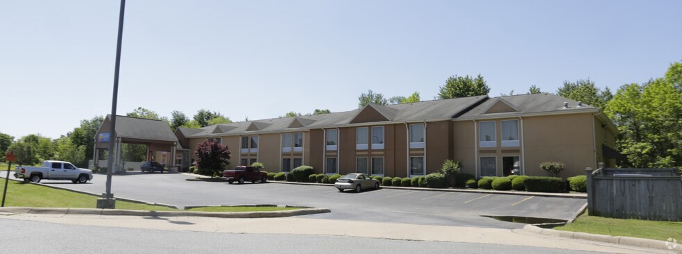Primary Photo Of 5710 Pritchard Dr, North Little Rock Hotel For Sale