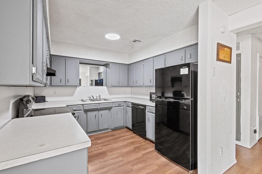 More Photos Of 806 N Washington St, Ardmore Apartments For Sale