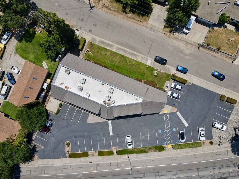 More Photos Of 9300 Madison Ave, Orangevale Office For Lease