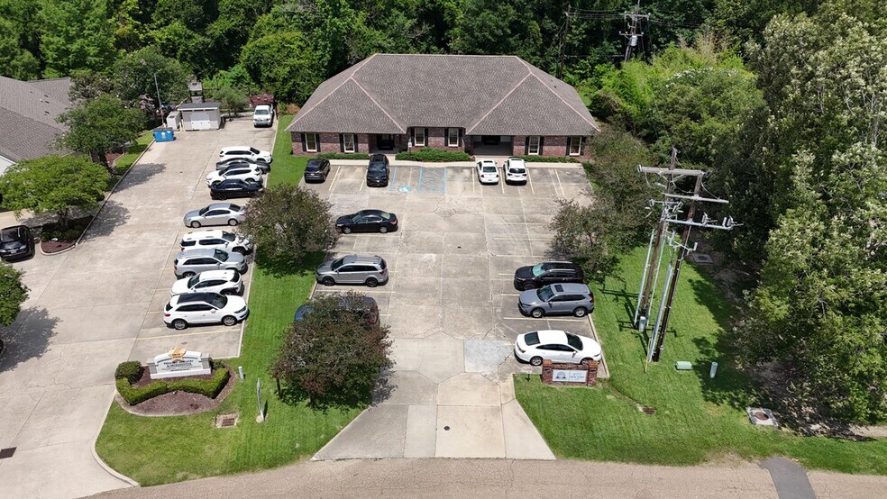 More Photos Of 10512 S Glenstone Pl, Baton Rouge Loft Creative Space For Lease