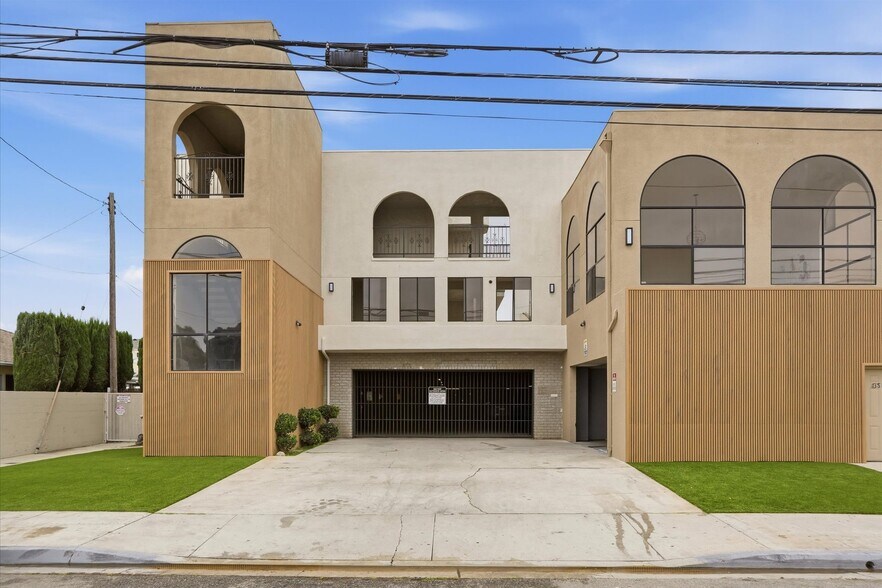 More Photos Of 13801 Yukon Ave, Hawthorne Apartments For Sale