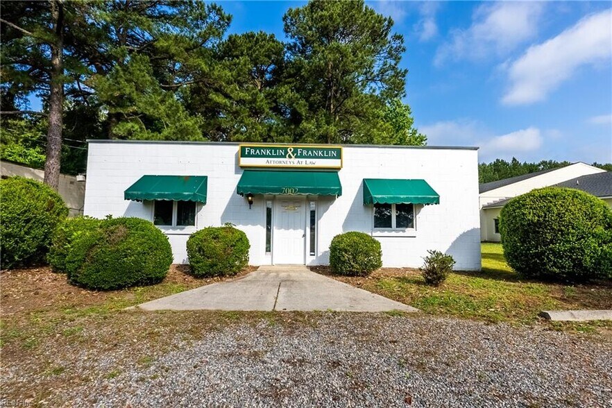 More Photos Of 7002 George Washington Memoria Hwy, Gloucester Office For Sale