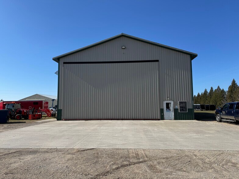 More Photos Of 13703 Campbell Rd, Kewadin Specialty For Sale