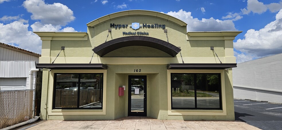 More Photos Of 162 W Robertson St, Brandon Medical For Lease