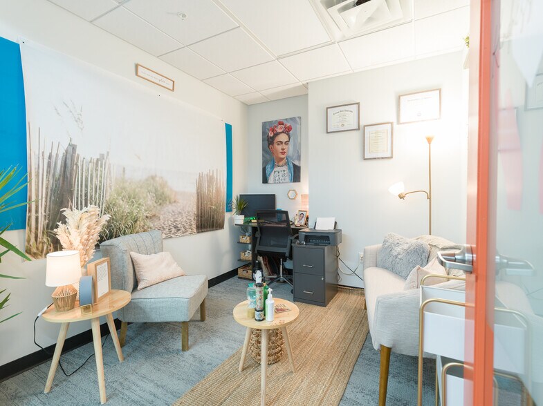 More Photos Of 2828 N Central Ave, Phoenix Coworking Space