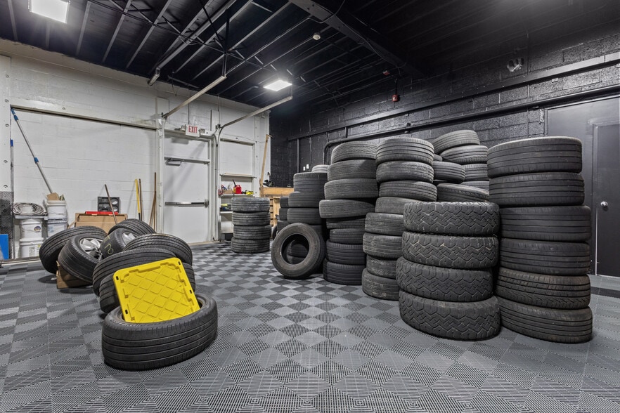 More Photos Of 1290 N Main St, Providence Industrial For Lease