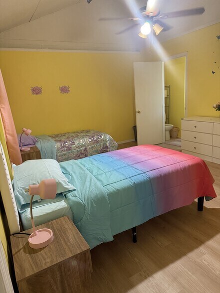 More Photos Of 322 Regal Park Dr, Valrico Specialty For Sale