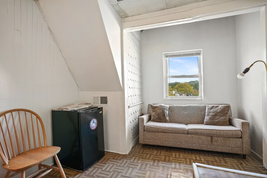 More Photos Of 357-359 Norman St, Bridgeport Apartments For Sale