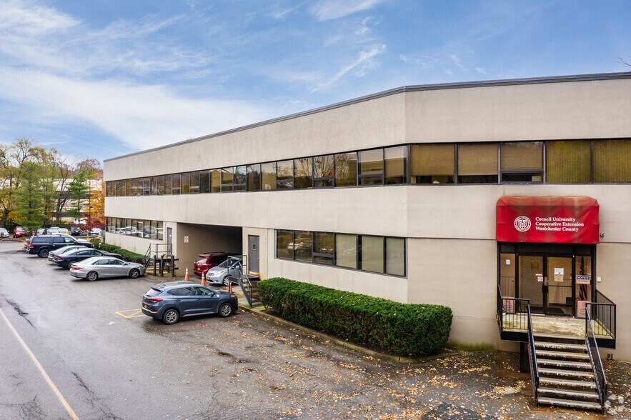 More Photos Of 3 W Main St, Elmsford Office For Lease