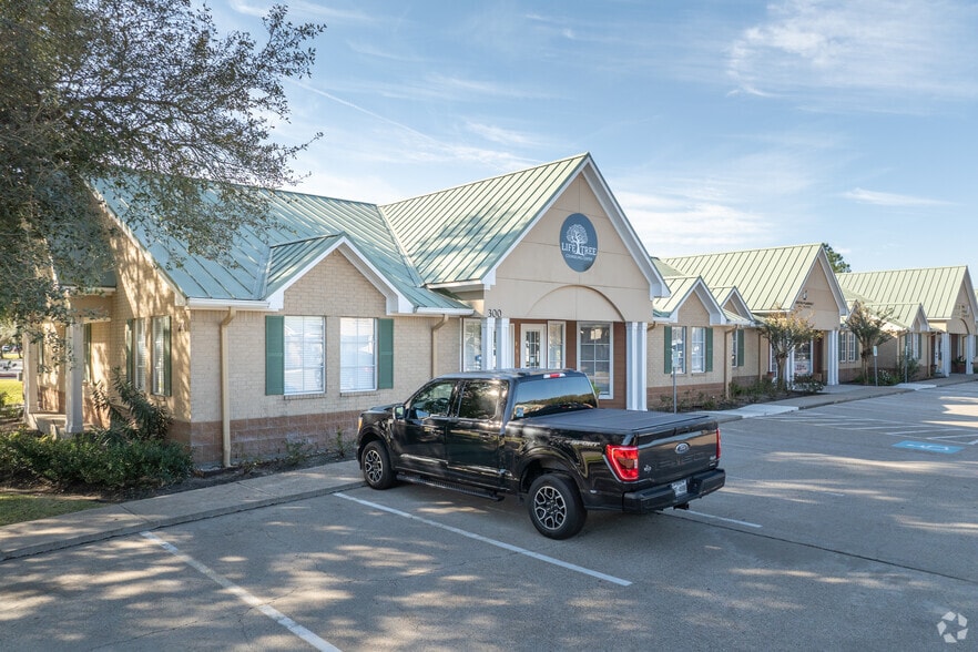 More Photos Of 201 Enterprise Ave, League City Medical For Lease