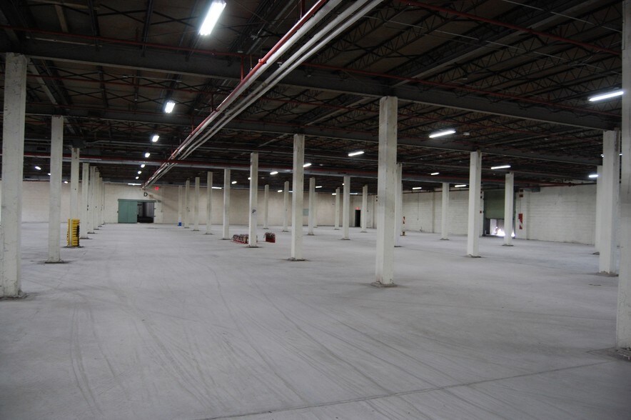 More Photos Of 1557 Saint Joseph Ave, East Point Warehouse For Lease