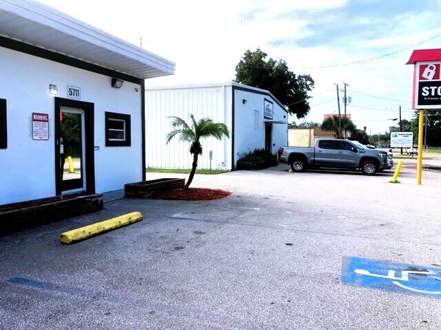 More Photos Of 5711 N 50th St, Tampa Office For Lease