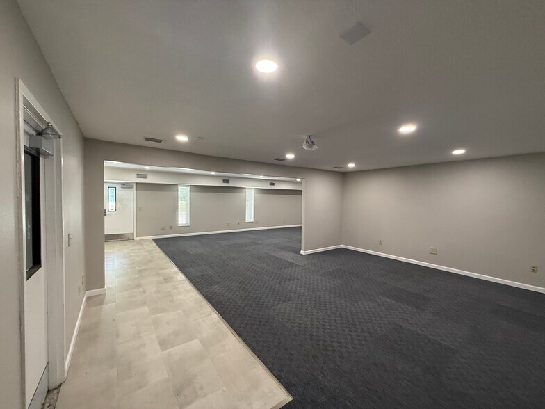 More Photos Of 9610 Harney Rd, Thonotosassa Warehouse For Sale