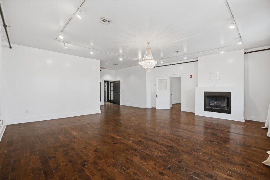 More Photos Of 122 E Randolph Ave, Enid Storefront Retail Residential For Sale