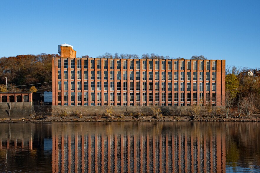 Primary Photo Of 25 Marston St, Lawrence Medical For Lease