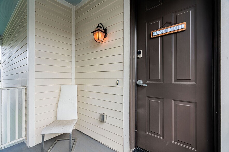 More Photos Of 1201 Baronne St, New Orleans Hotel For Sale