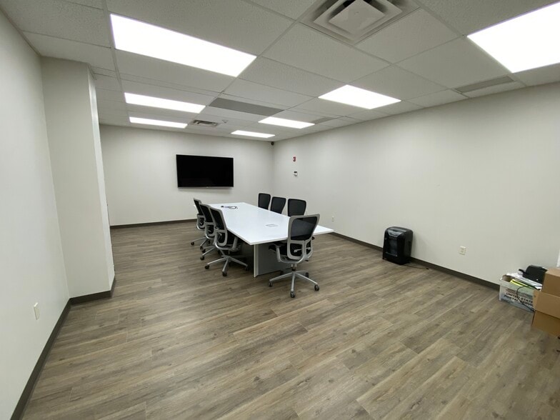 More Photos Of 2345 Southwest Blvd, Grove City Warehouse For Lease