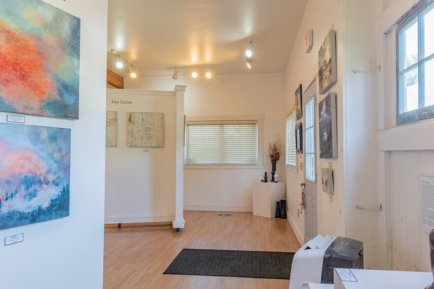 More Photos Of 15 Epps St, Portland Storefront For Sale