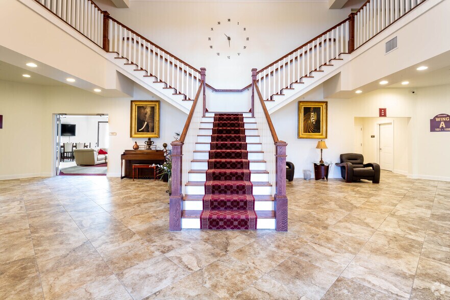 More Photos Of 2 Donna Way, Troy Apartments For Sale