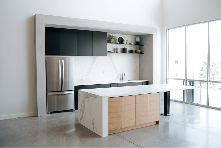 More Photos Of 489 S Jordan Pky, South Jordan Office For Sale