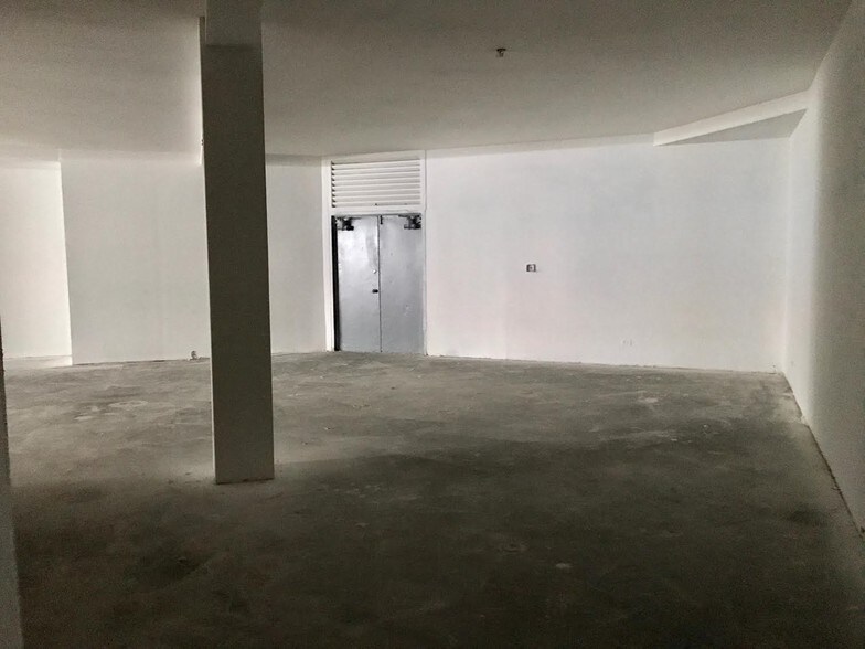 More Photos Of 3430 W Diversey Ave, Chicago Coworking Space