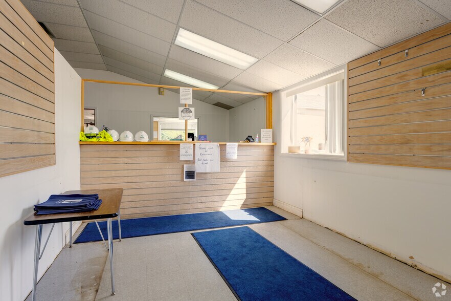 More Photos Of 735 Wangum Rd, Victor Unknown For Lease