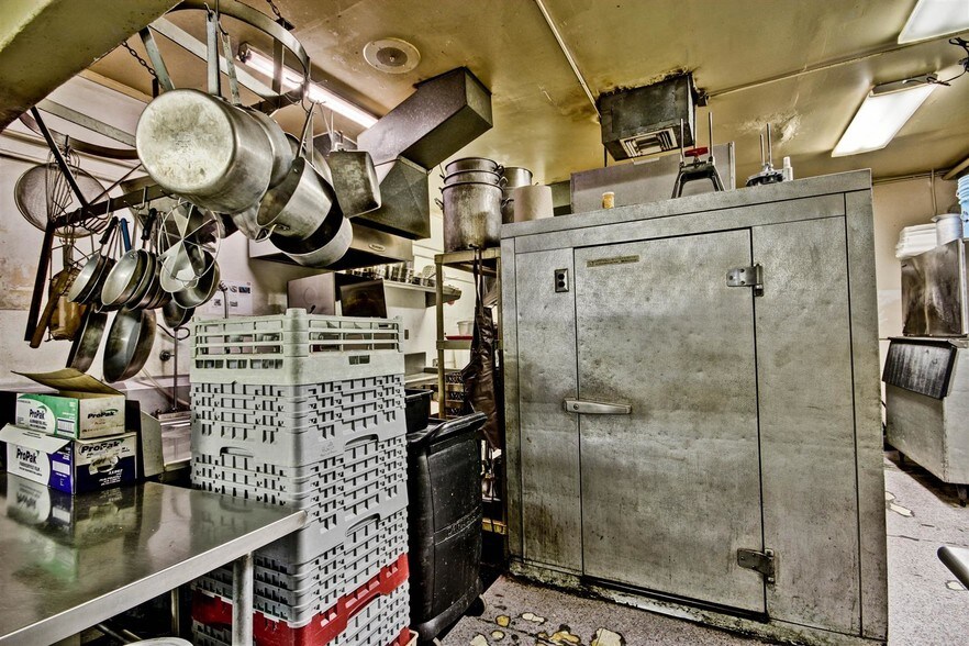 More Photos Of 505 S Main St, Florence Restaurant For Sale