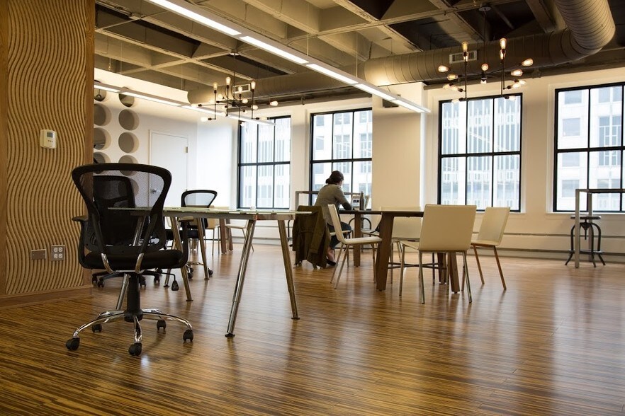 More Photos Of 318 W Adams St, Chicago Office For Lease
