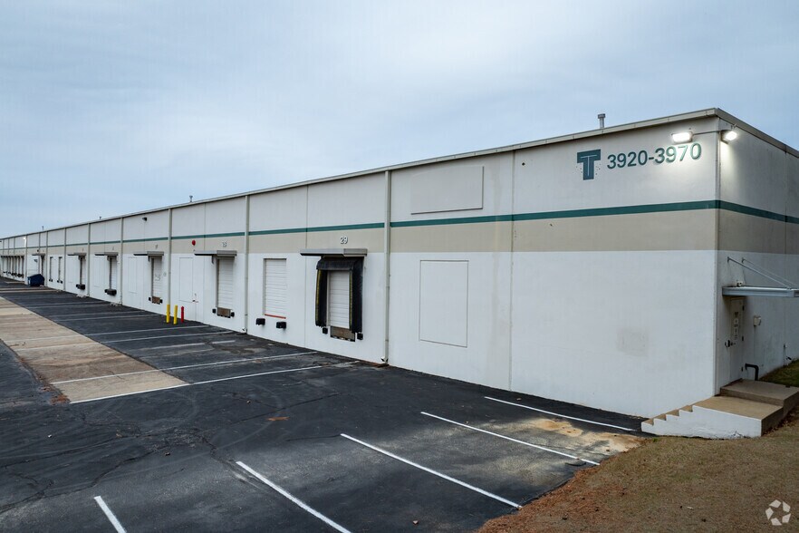 More Photos Of 3920-3970 Delp St, Memphis Warehouse For Lease