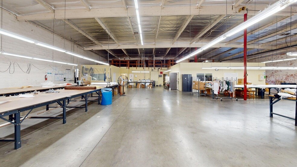 More Photos Of 206 W 140th St, Los Angeles Warehouse For Lease