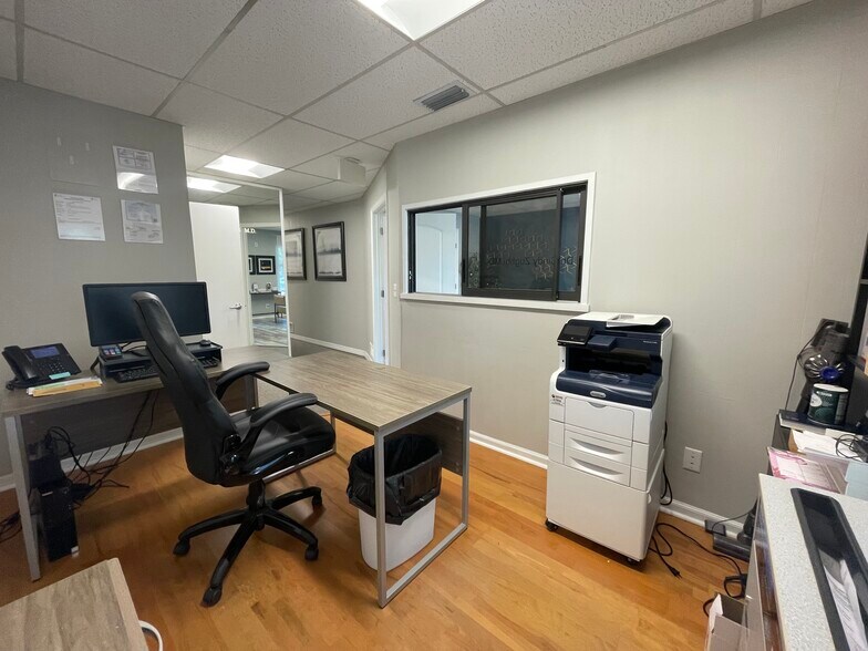 More Photos Of 9371 Cypress Lake Dr, Fort Myers Unknown For Lease