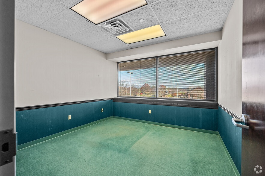 More Photos Of 1100 Berkshire Blvd, Wyomissing Medical For Lease