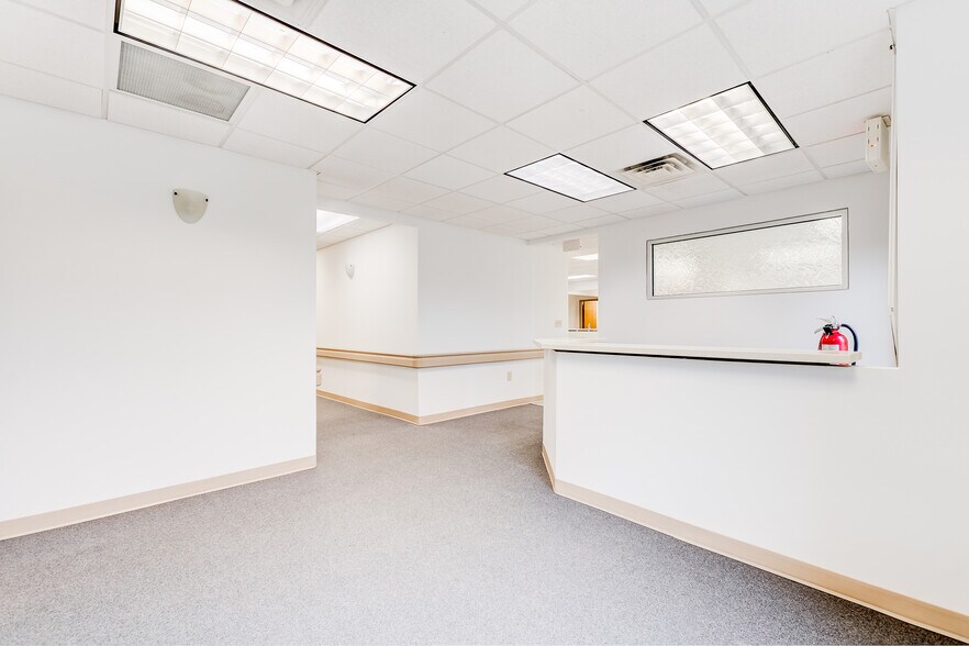 More Photos Of 860 NW Washington Blvd, Hamilton Medical For Lease