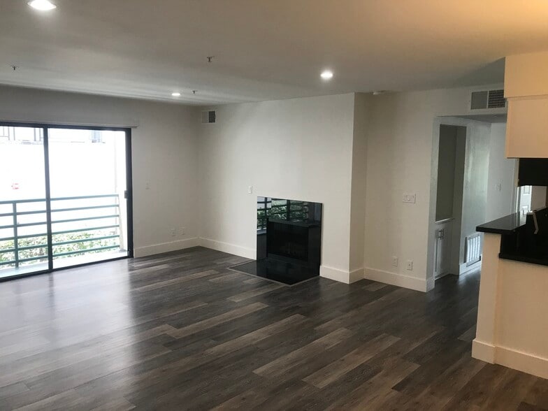 More Photos Of 8815 Cynthia St, West Hollywood Apartments For Sale