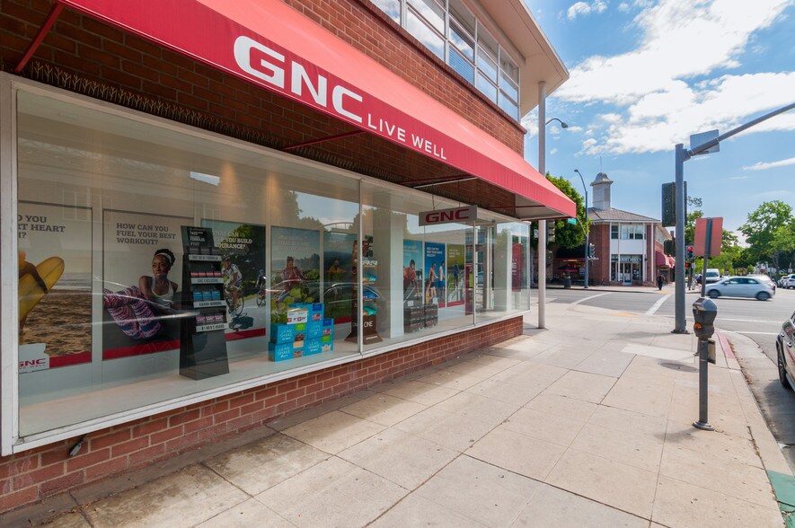 More Photos Of 195 S Beverly Dr, Beverly Hills Storefront Retail Office For Lease