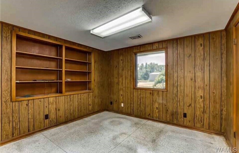 More Photos Of 16487 Sawmill Rd, Moundville Manufacturing For Sale