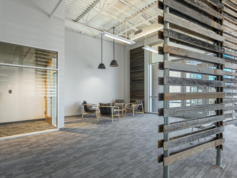 More Photos Of 1705 Guadalupe St, Austin Office For Sale
