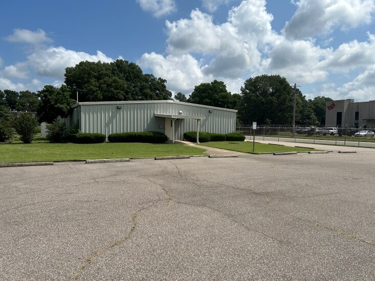 More Photos Of 3225 Sharpe Ave, Memphis Light Distribution For Sale