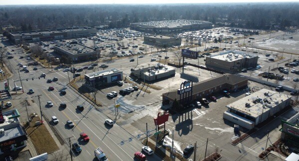 More Photos Of 3135 Secor Rd, Toledo Restaurant For Sale