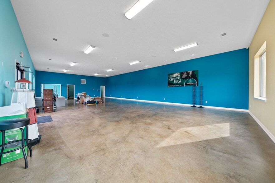 More Photos Of 1915 Walkers Trl, Conway General Retail For Sale