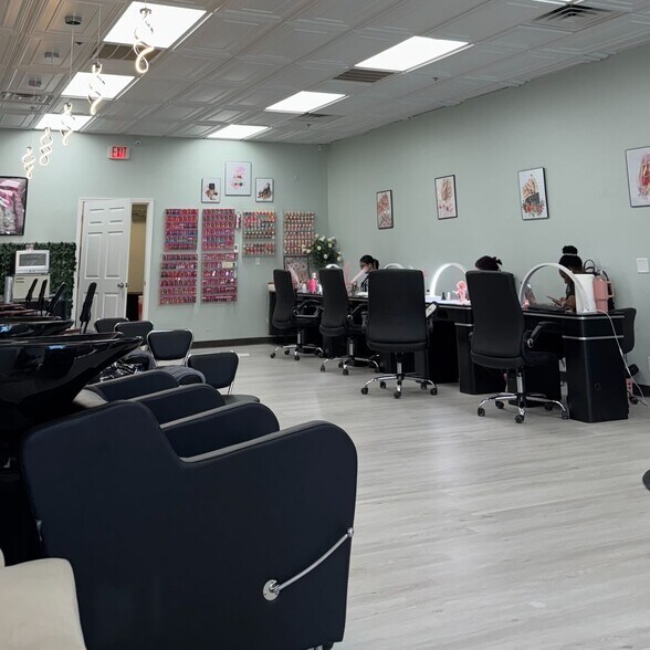 More Photos Of 6442-6480 Land O Lakes Blvd, Land O' Lakes Storefront For Lease