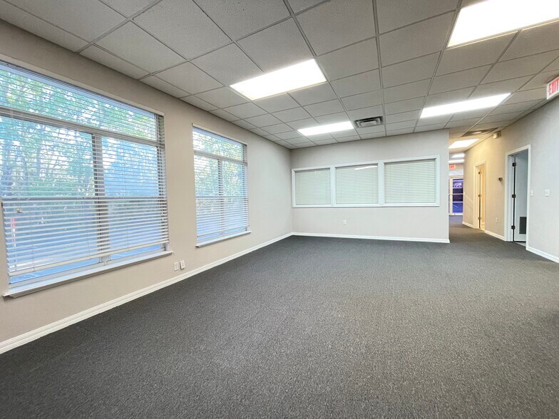 More Photos Of 4961 NW 8th Ave, Gainesville Loft Creative Space For Lease