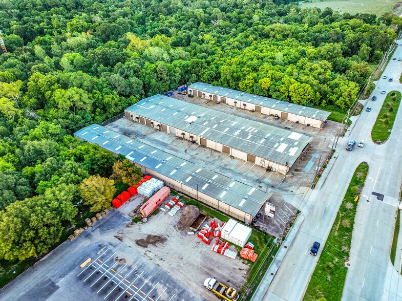 More Photos Of 2423 Greens Rd, Houston Unknown For Lease